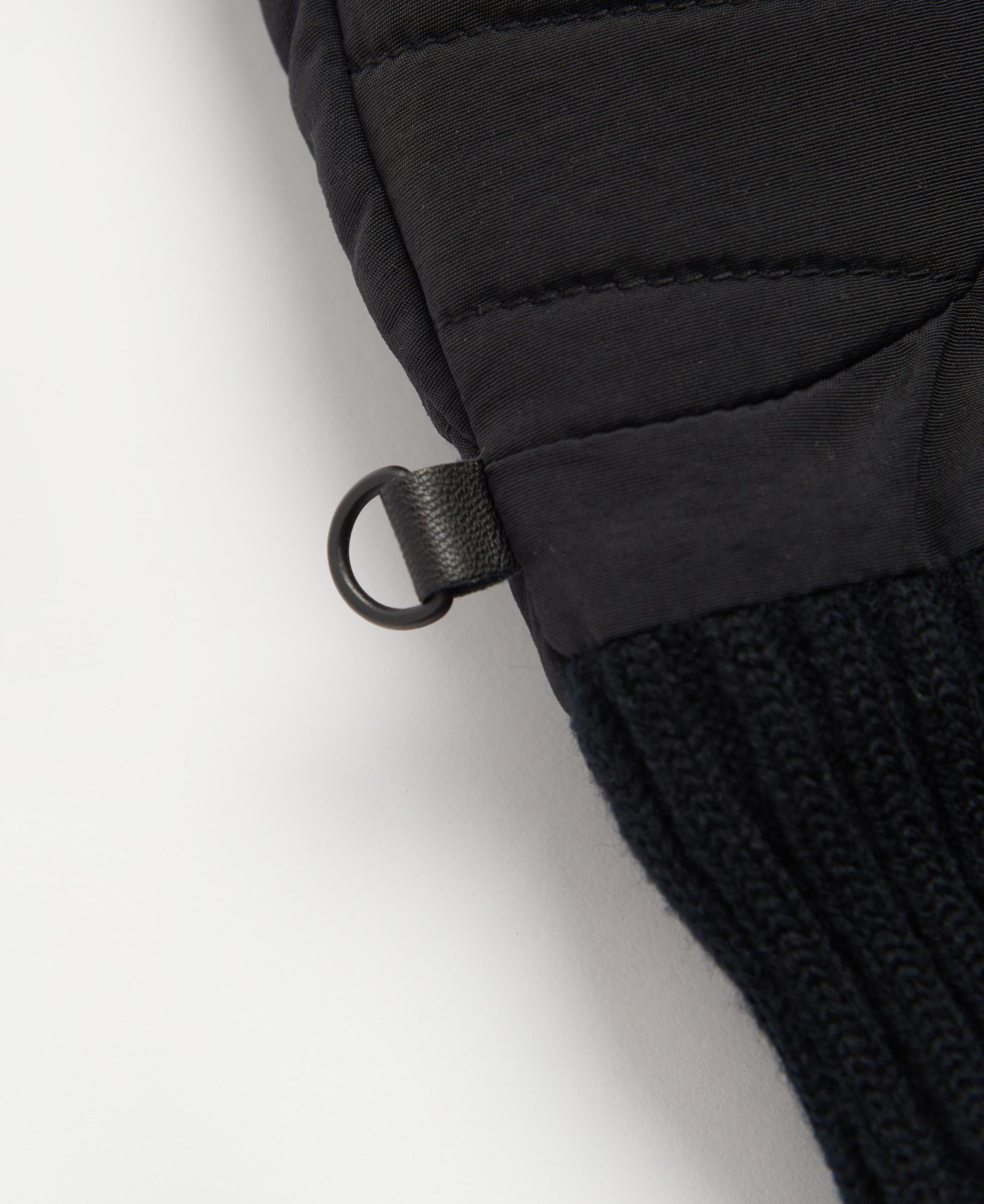 MGL0110BK31 Barbour Banff Quilted Gloves Black MGL0110BK31 Barbour Banff Quilted Gloves Black